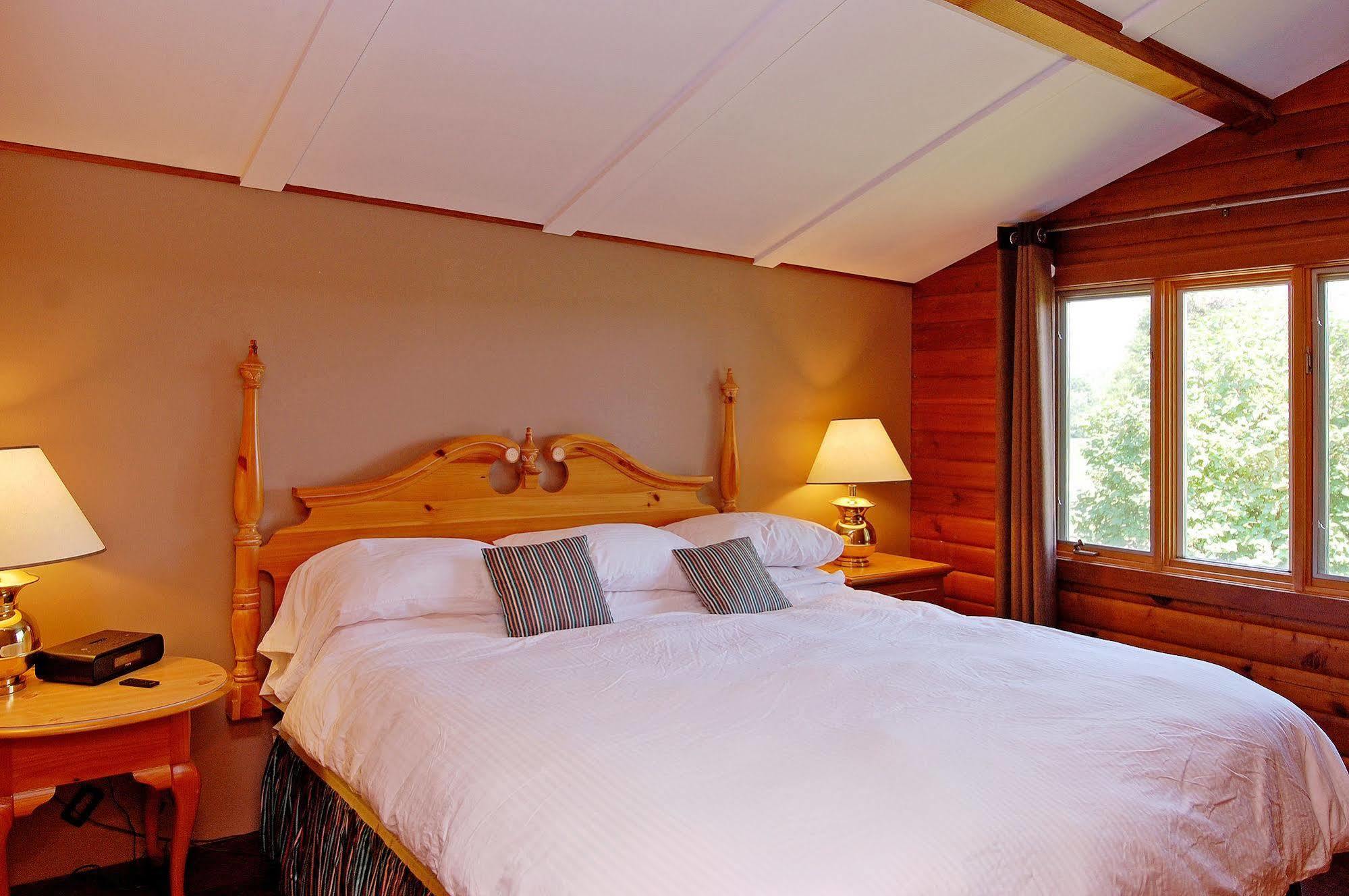 Eganridge Resort, Golf Club & Spa Bobcaygeon Exterior photo
