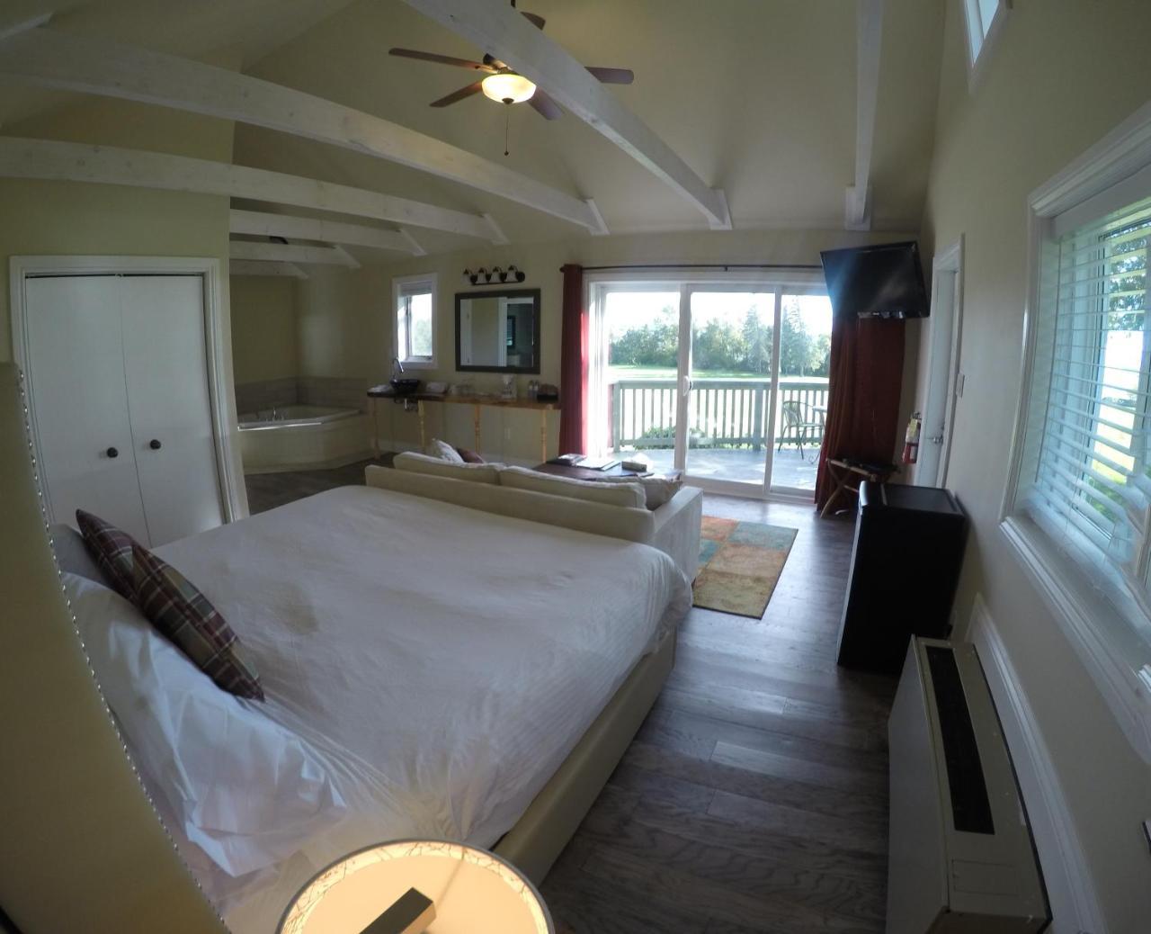 Eganridge Resort, Golf Club & Spa Bobcaygeon Exterior photo